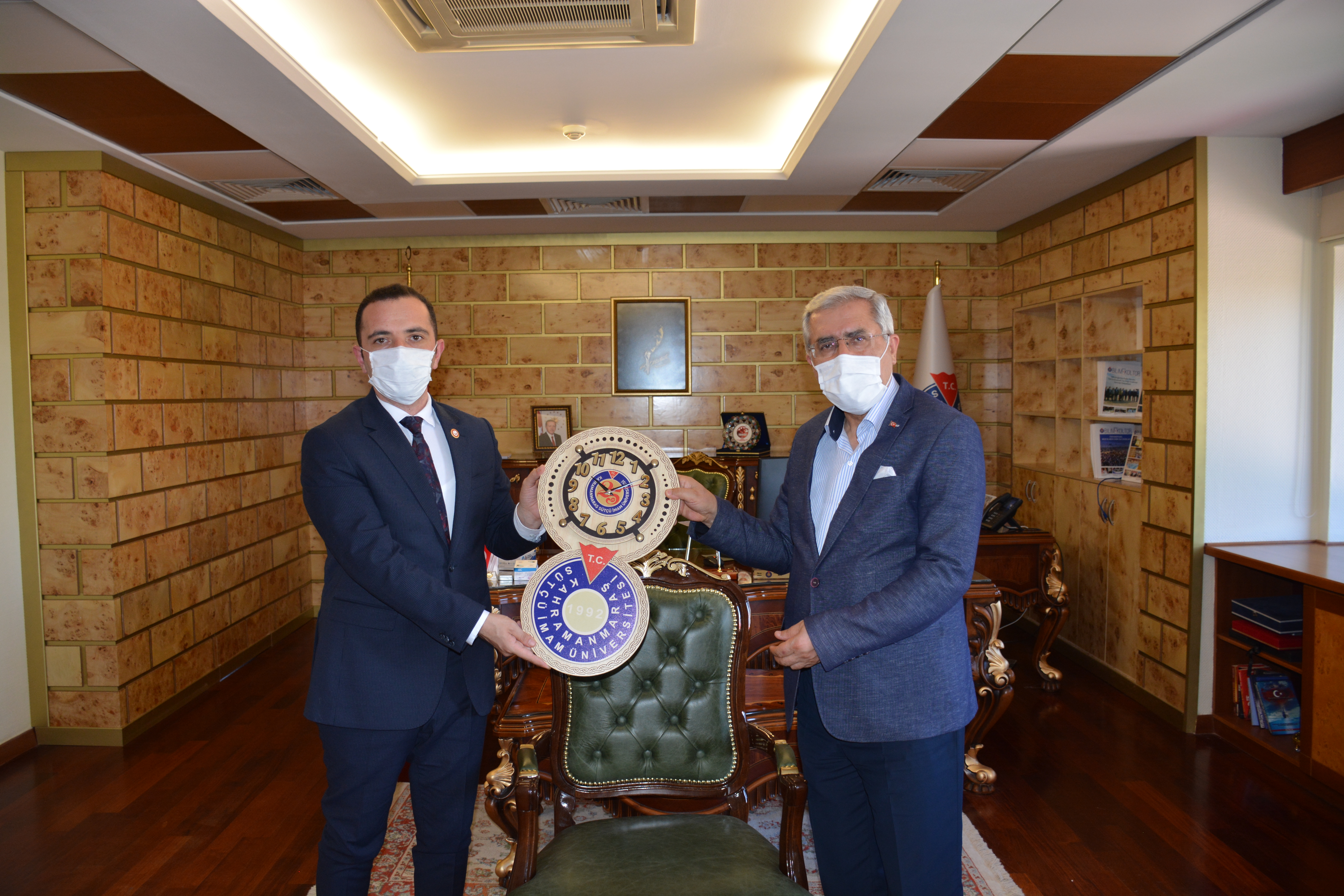 İl Göç İdaresi Müdürü Burak Yolcuoğlu’nun Üniversitemiz Rektörü Prof. Dr. Niyazi Can’ı Ziyaretinde Yabancı Uyruklu Öğrenci Meseleleri Konuşuldu