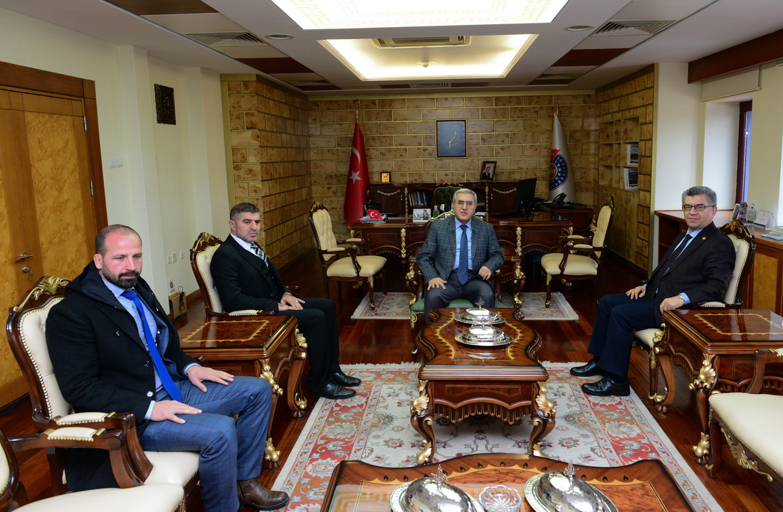 Üniversitemiz Rektörü Prof. Dr. Niyazi Can, Kahramanmaraş Milletvekili Sefer Aycan’ı Rektörlük Makamında Ağırladı