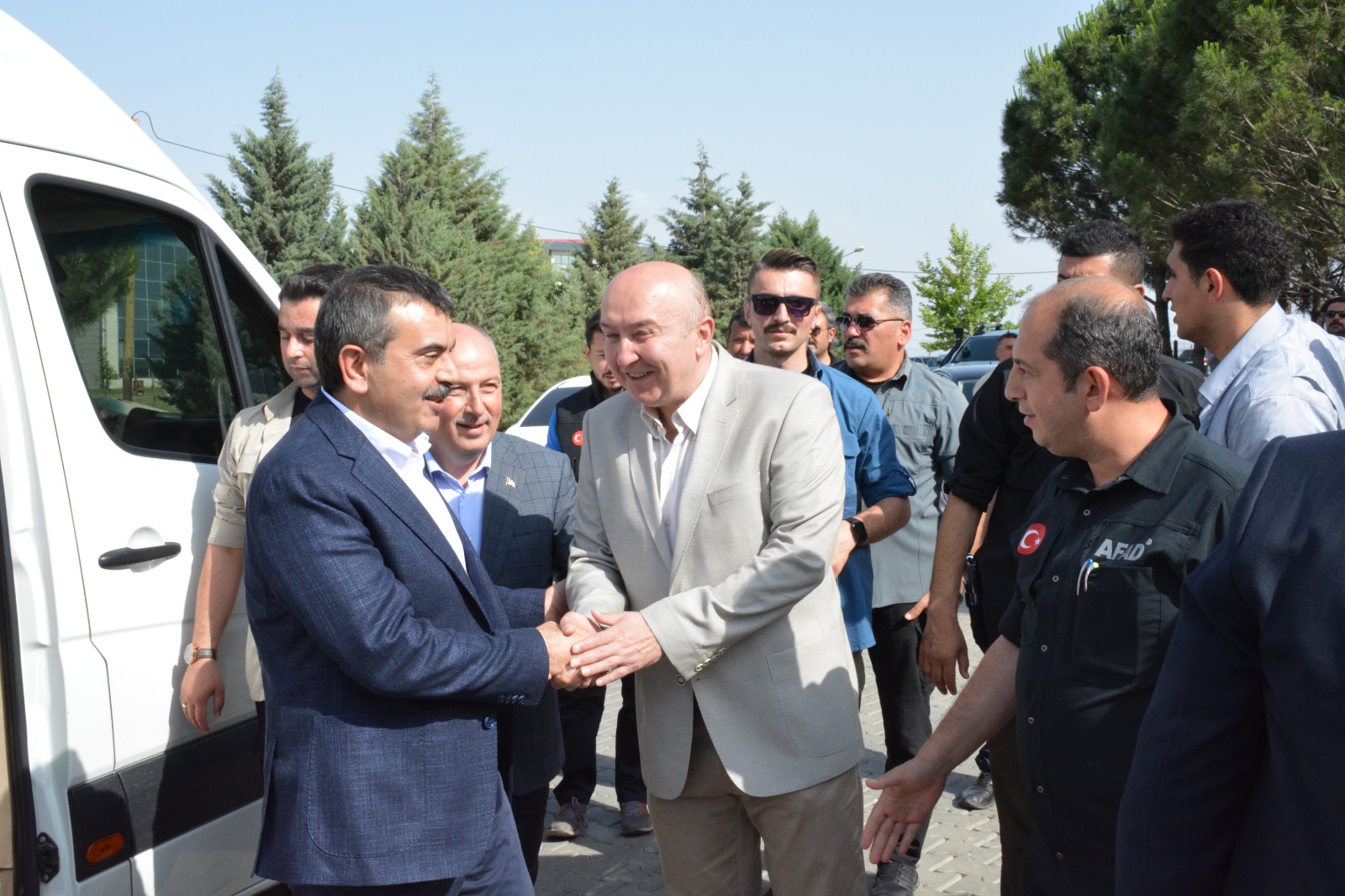 Milli Eğitim Bakanı Prof. Dr. Yusuf Tekin, KSÜ Konteyner Kenti Ziyaret Etti