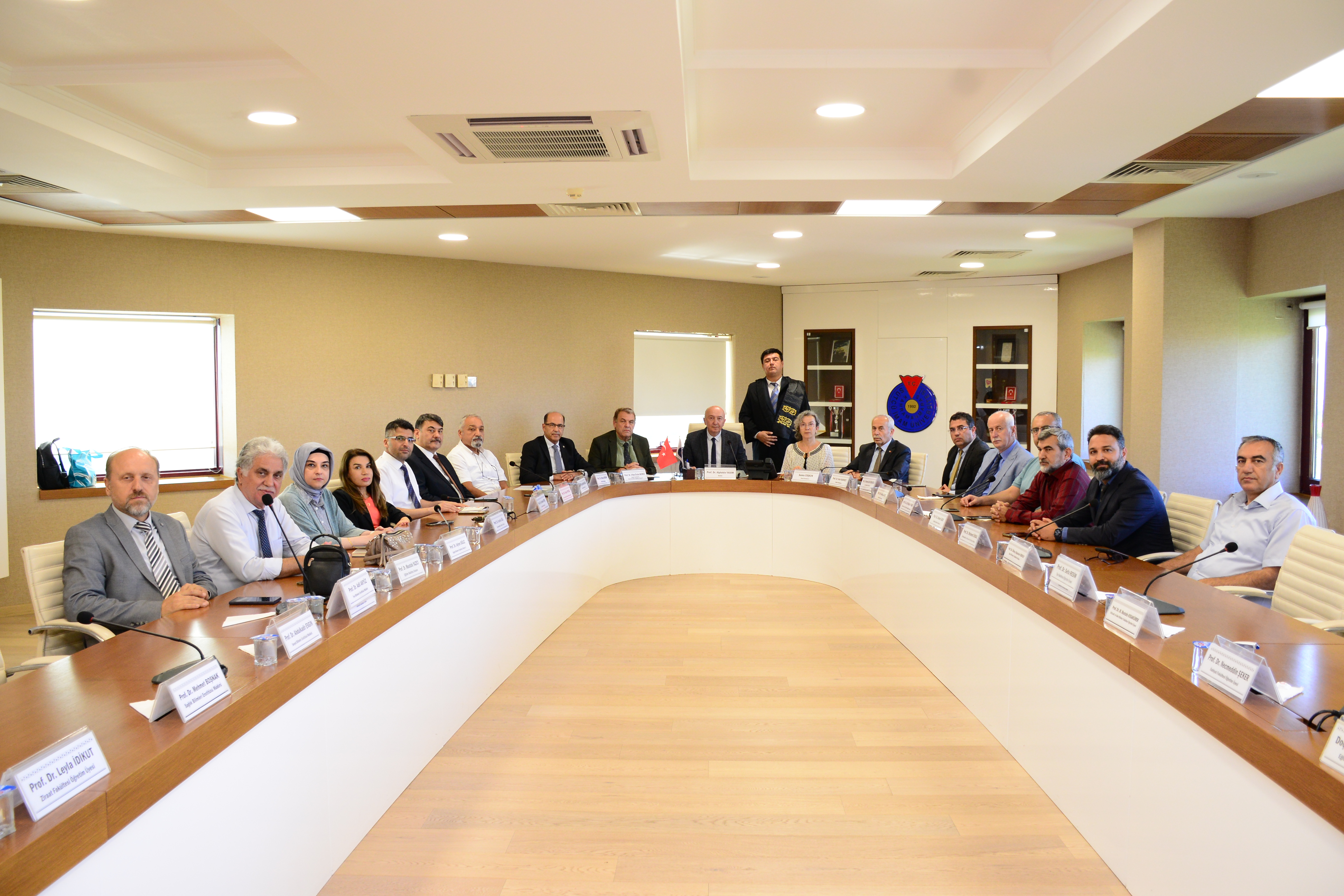 Profesör ve Doçent Kadrolarına Atanan Öğretim Üyelerimizi Tebrik Ederiz