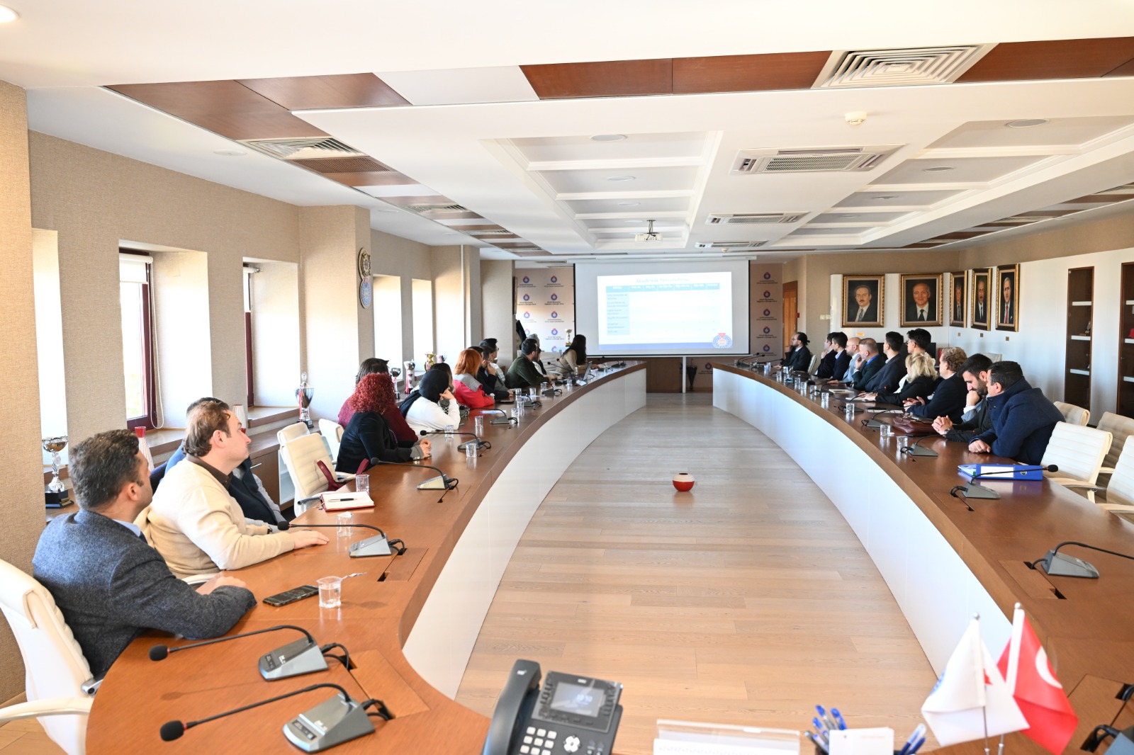 Üniversitemiz Meslek Yüksekokullarında Program Akreditasyonu Değerlendirmesi Başladı 