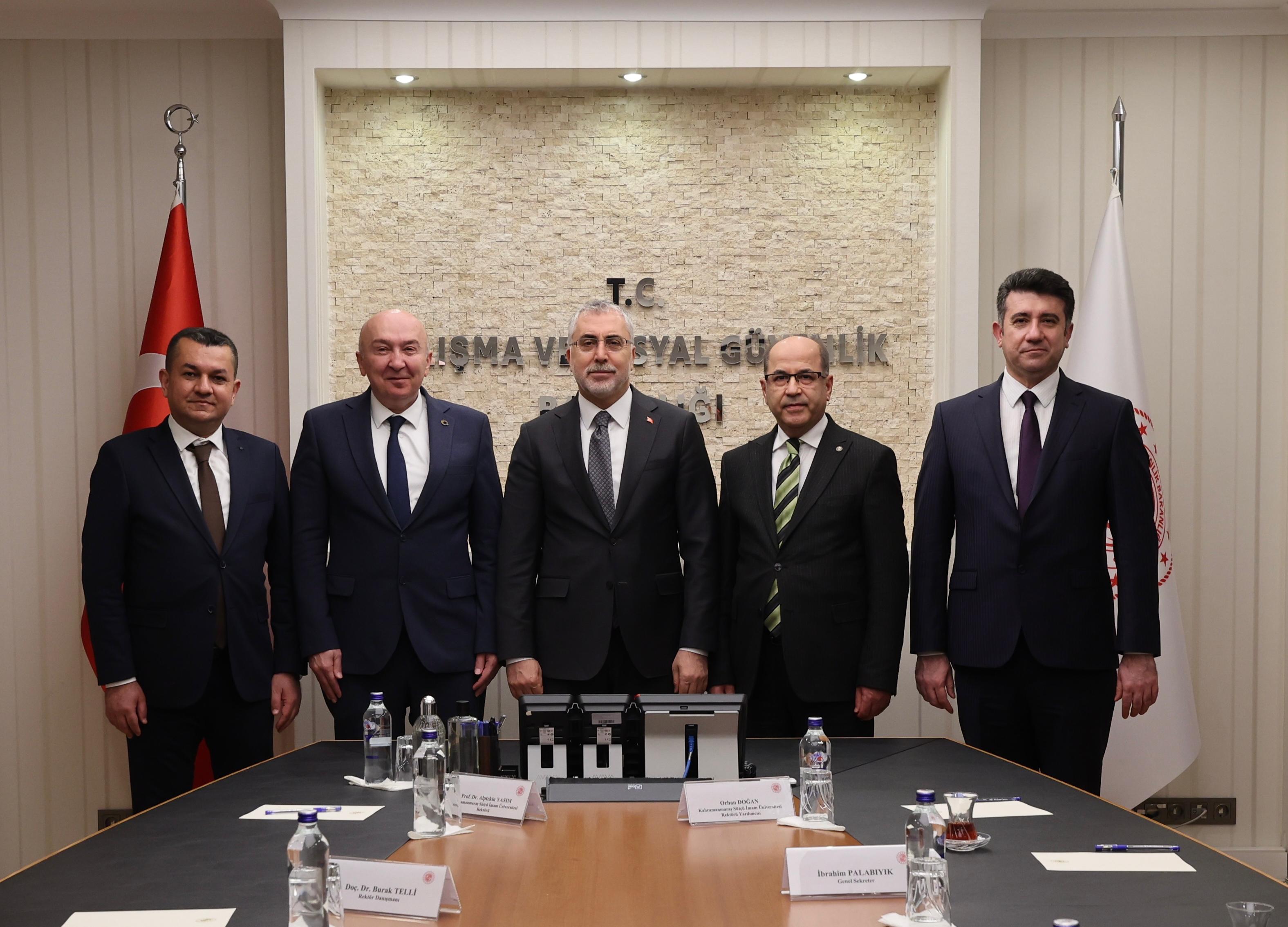 Rektör Yasım’dan Çalışma ve Sosyal Güvenlik Bakanı Işıkhan’a Ziyaret