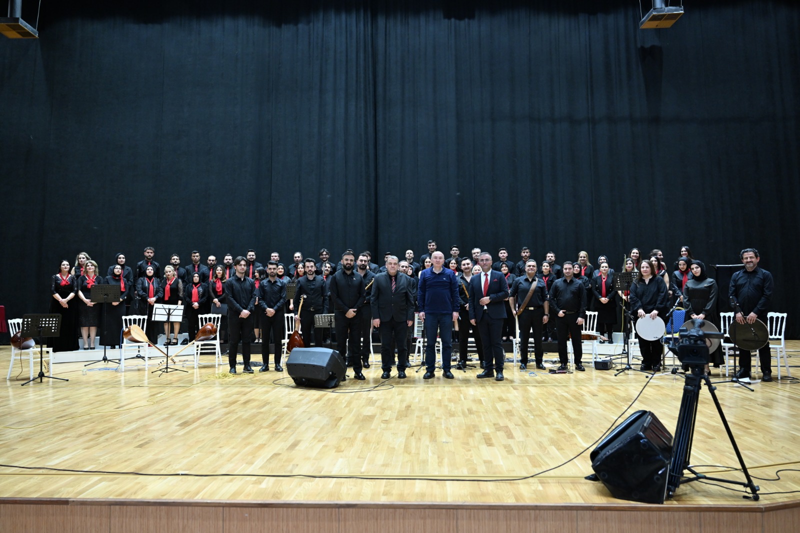 Fakültemizin V. Geleneksel THM Korosu Konseri gerçekleştirildi. 