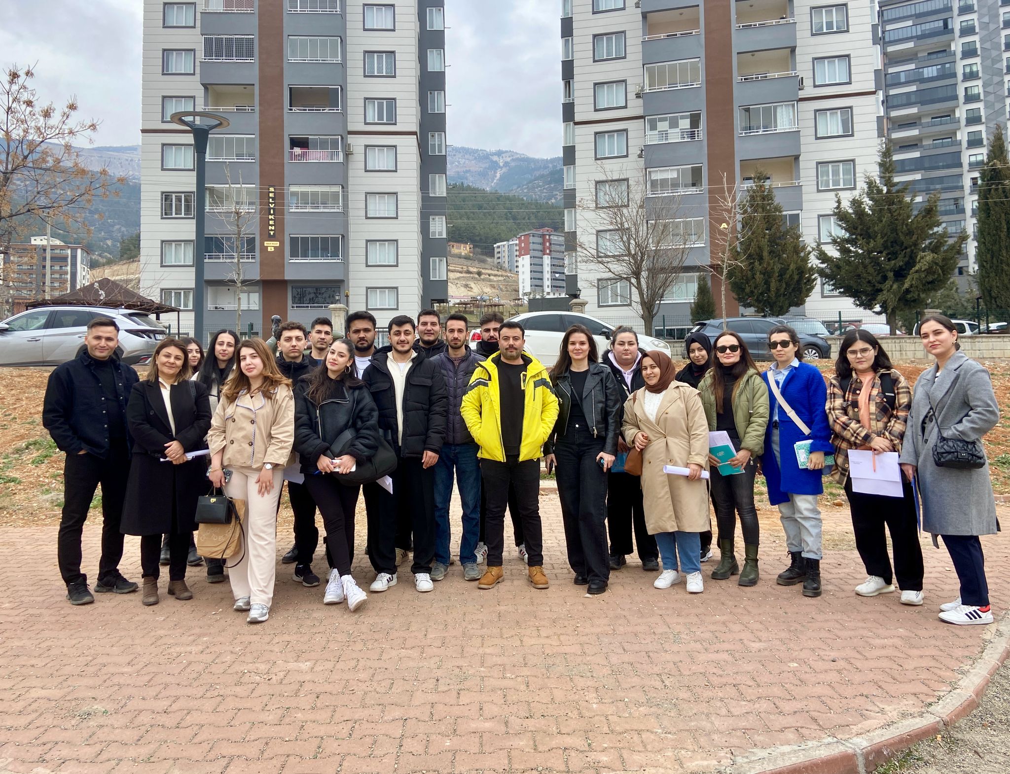 Dr. Öğr. Üyesi Mahmut TUĞLUER koordinatörlüğünde yürütülen Proje II dersi kapsamında arazi sörvey çalışması yapılmıştır.