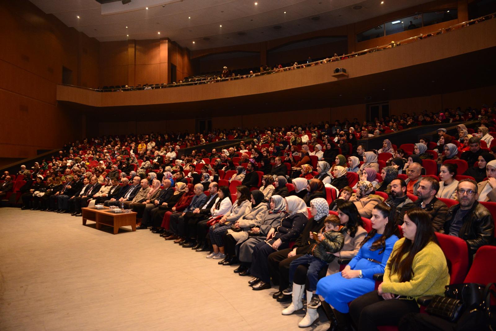 Kahramanmaraş Sütçü İmam Üniversitesi (KSÜ) Hz. Mevlana’nın vuslatının 751. yıl dönümü dolayısıyla anma etkinliği düzenledi.