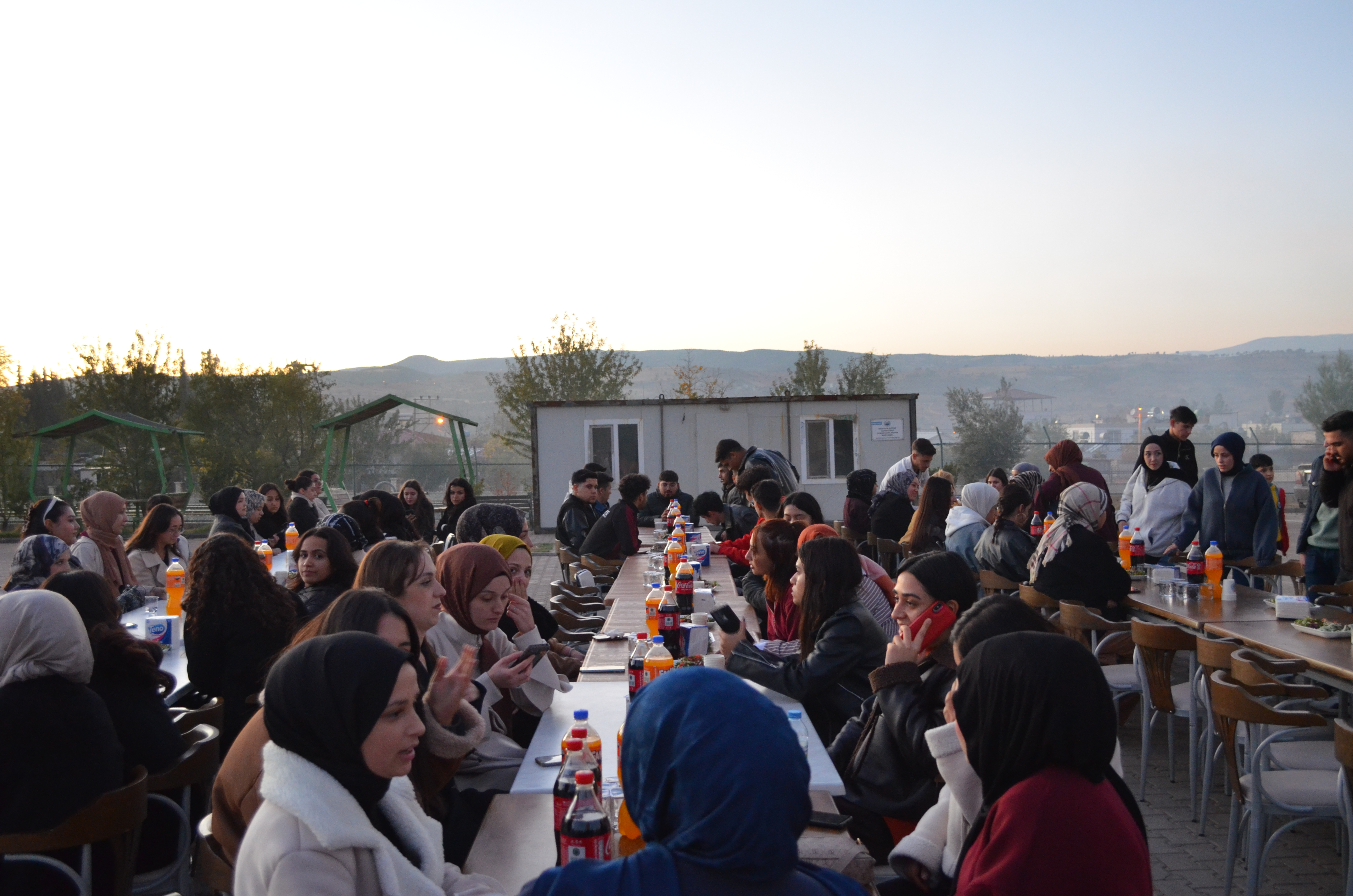Personel ve Öğrenciler Kebap Etkinliğinde Bir Araya geldi.