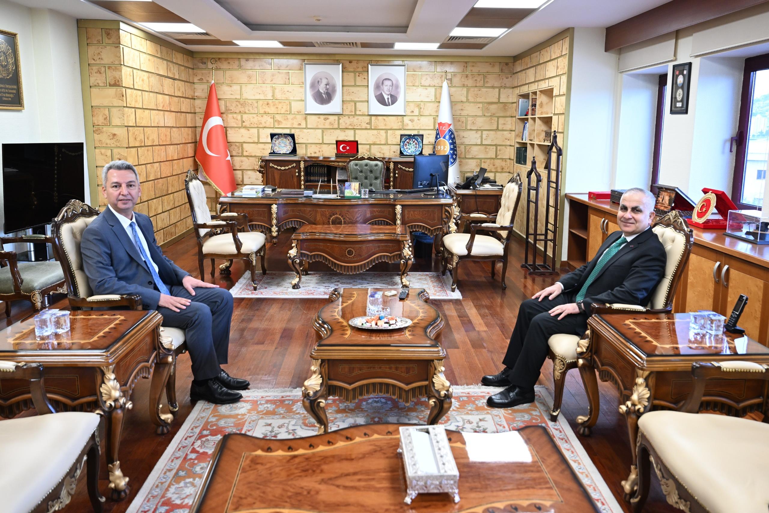 Gaziantep Üniversitesi Rektörü Prof. Dr. Sait Mesut Doğan’dan KSÜ Rektörü Prof. Dr. İbrahim Taner Okumuş’a Hayırlı Olsun Ziyareti