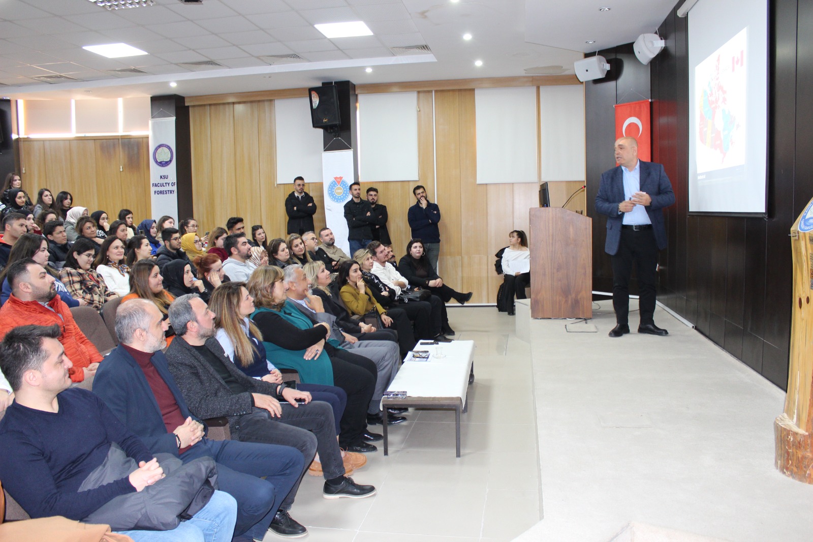 Peyzaj Mimarlığı Öğrenci Topluluğumuz ve Peyzaj Mimarları Odasının birlikte düzenlediği Peyzaj Mimarları Odası Öğrenci ve Mezun Buluşması söyleşimizi gerçekleştirdik.