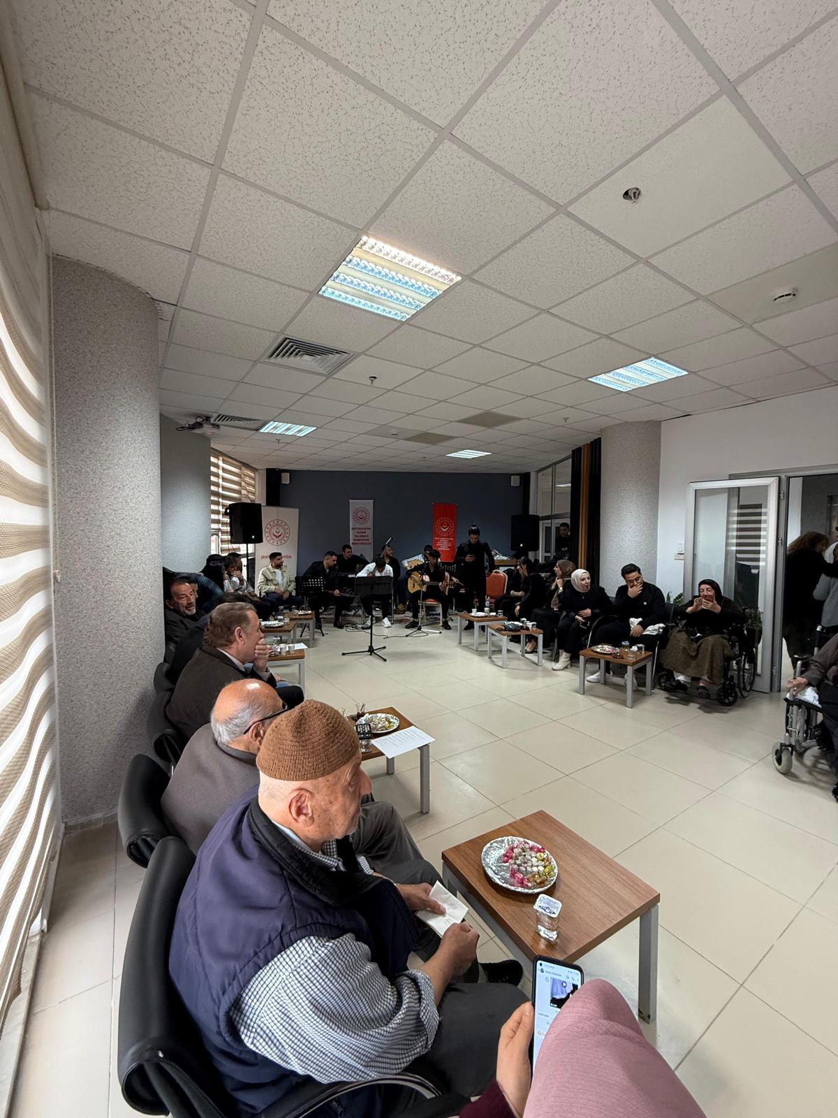 Yaşlı Bakım ve Rehabilitasyon Merkezinde Konser Gerçekleştirildi.