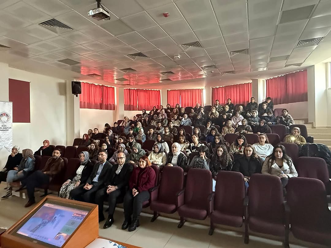 Fakültemiz Tekstil ve Moda Tasarımı Bölümü Dr. Öğr. Üyesi Mutlu ASLANTÜRK tarafından hazırlanan Çevrimiçi Konferans gerçekleştirdi.