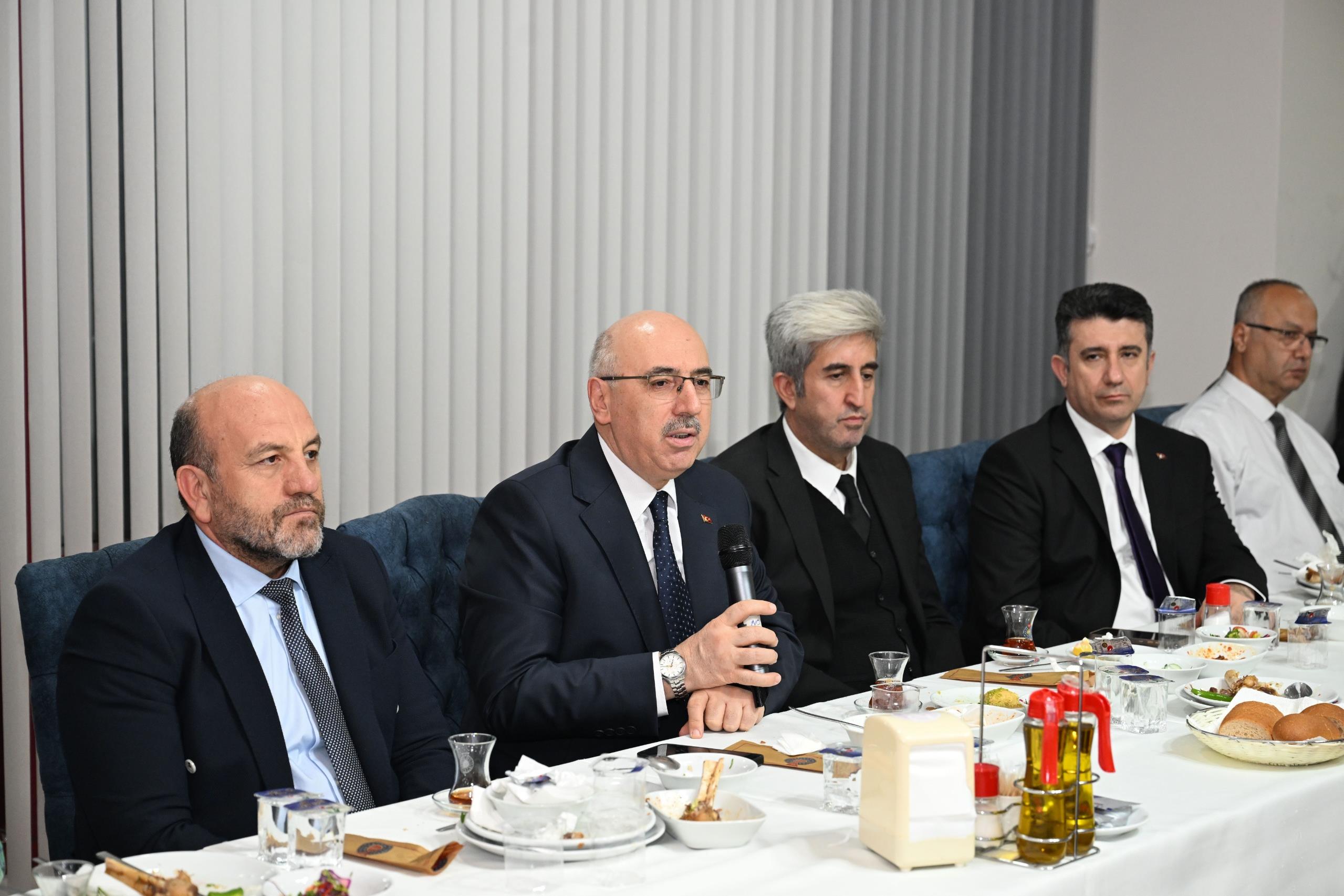 KSÜ Rektörü Prof. Dr. Mahmut Ak, İdari Birim Yöneticileri ile İftarda Buluştu