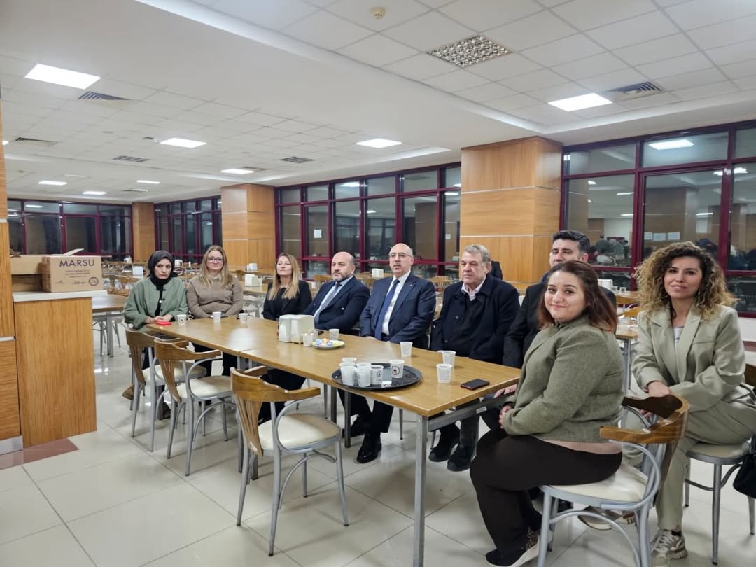 Fakültemiz öğrencileri ve akademisyenleri iftar yemeğinde bir araya geldi.